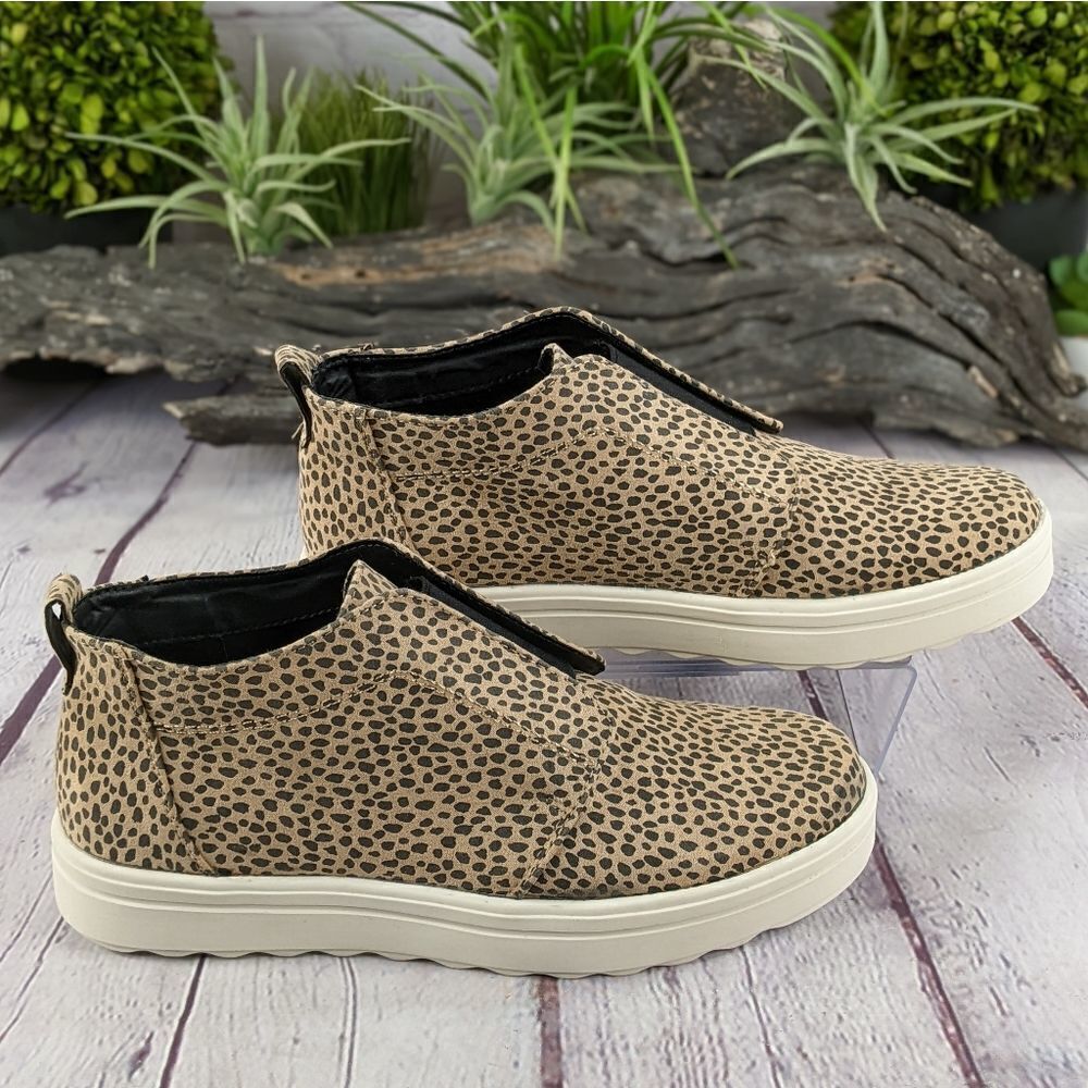 Universal Thread Lilian Microsuede Leopard Print Slip On - Picture 3 of 8